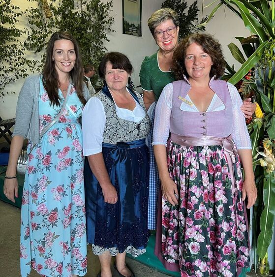 Nicole Bauer, MdB, Angelika Wimmer, Bezirksrätin Hannelore Langwieser, Ruth Müller, MdL