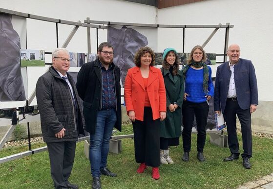 Ausstellungseröffnung zusammen mit den beiden Fotografinnen Magdalena Jooss und Franziska Schrödinger