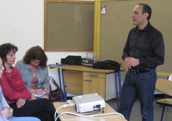 MdEP Ismail Ertug spricht an der Realschule Vilsbiburg