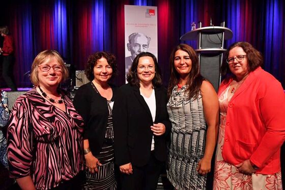 Karin Hagendorn, Ruth Müller, MdL, Bundesministerin Andrea Nahles, Filiz Cetin und Christine Erbinger