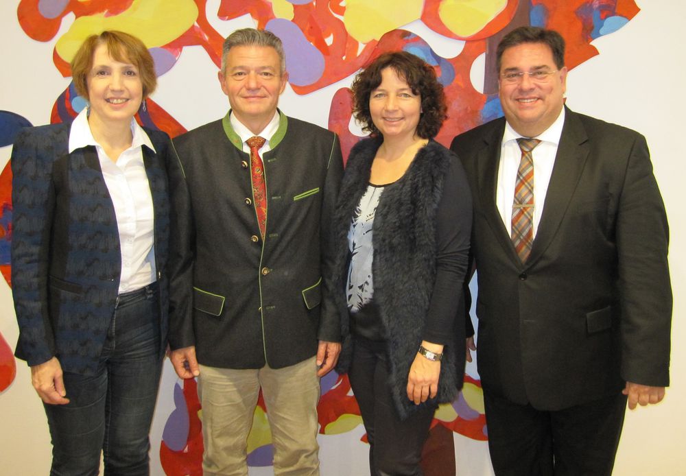 Neu im Ausschuss Ernährung, Landwirtschaft und Forsten Ruth Müller SPD Neu im Ausschuss Ernährung, Landwirtschaft und Forsten Ruth Müller SPD